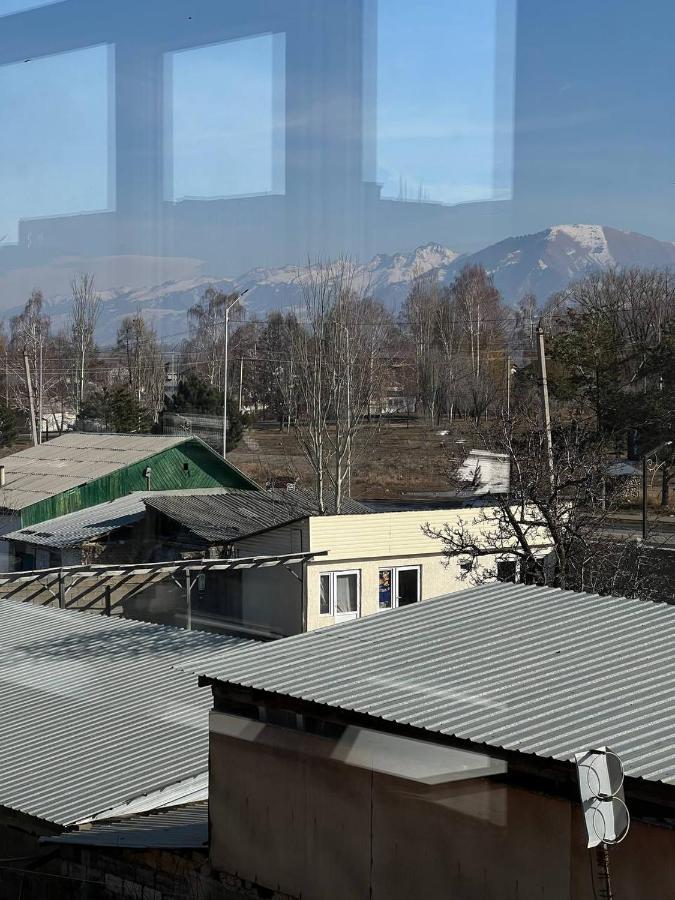 Emir Guest House In Karakol Exterior foto
