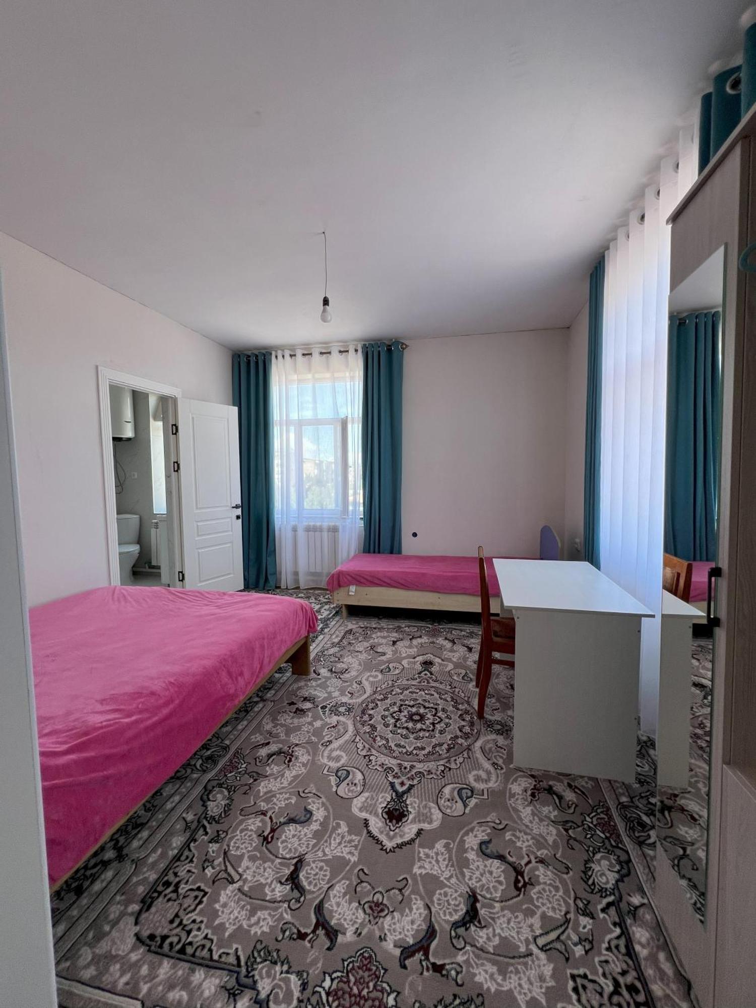 Emir Guest House In Karakol Exterior foto